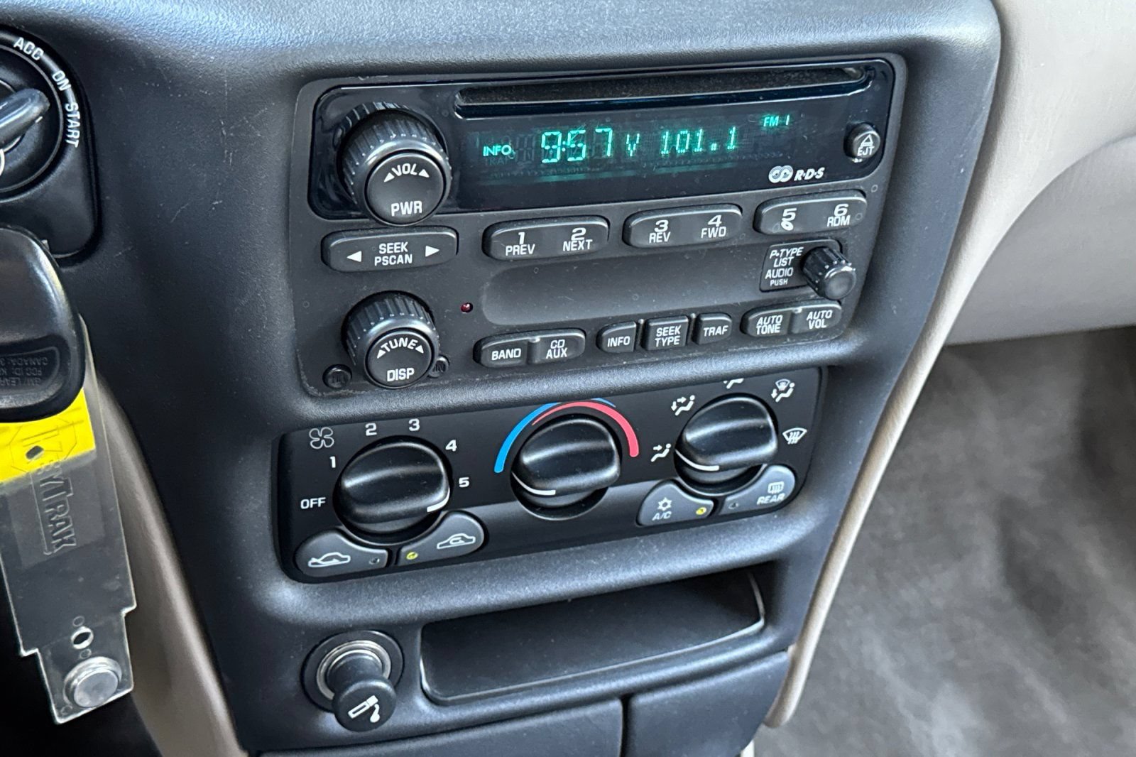 Used 2002 Chevrolet Malibu V6 w/ Preferred Equipment Group 1 FWD image 19
