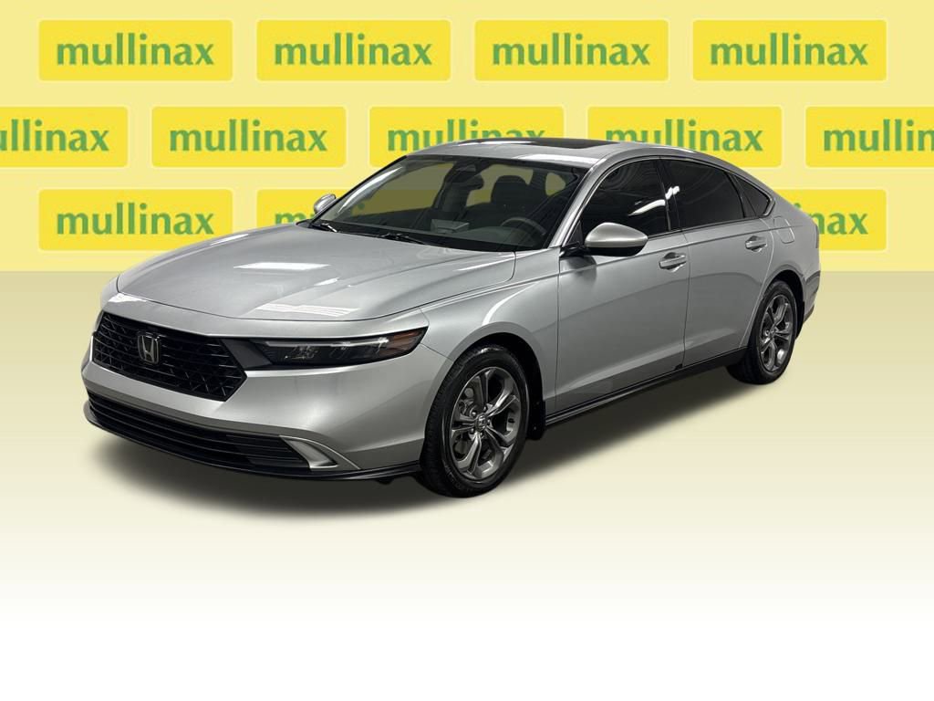 Used 2023 Honda Accord EX image 7