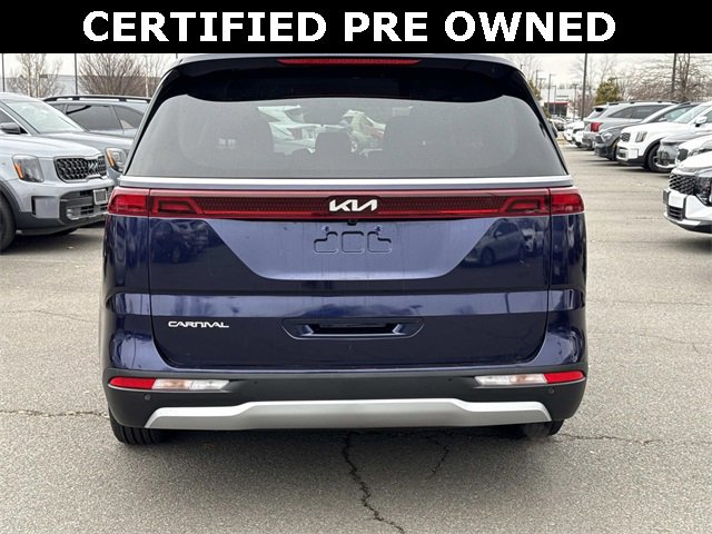 Used 2024 Kia Carnival LX image 3