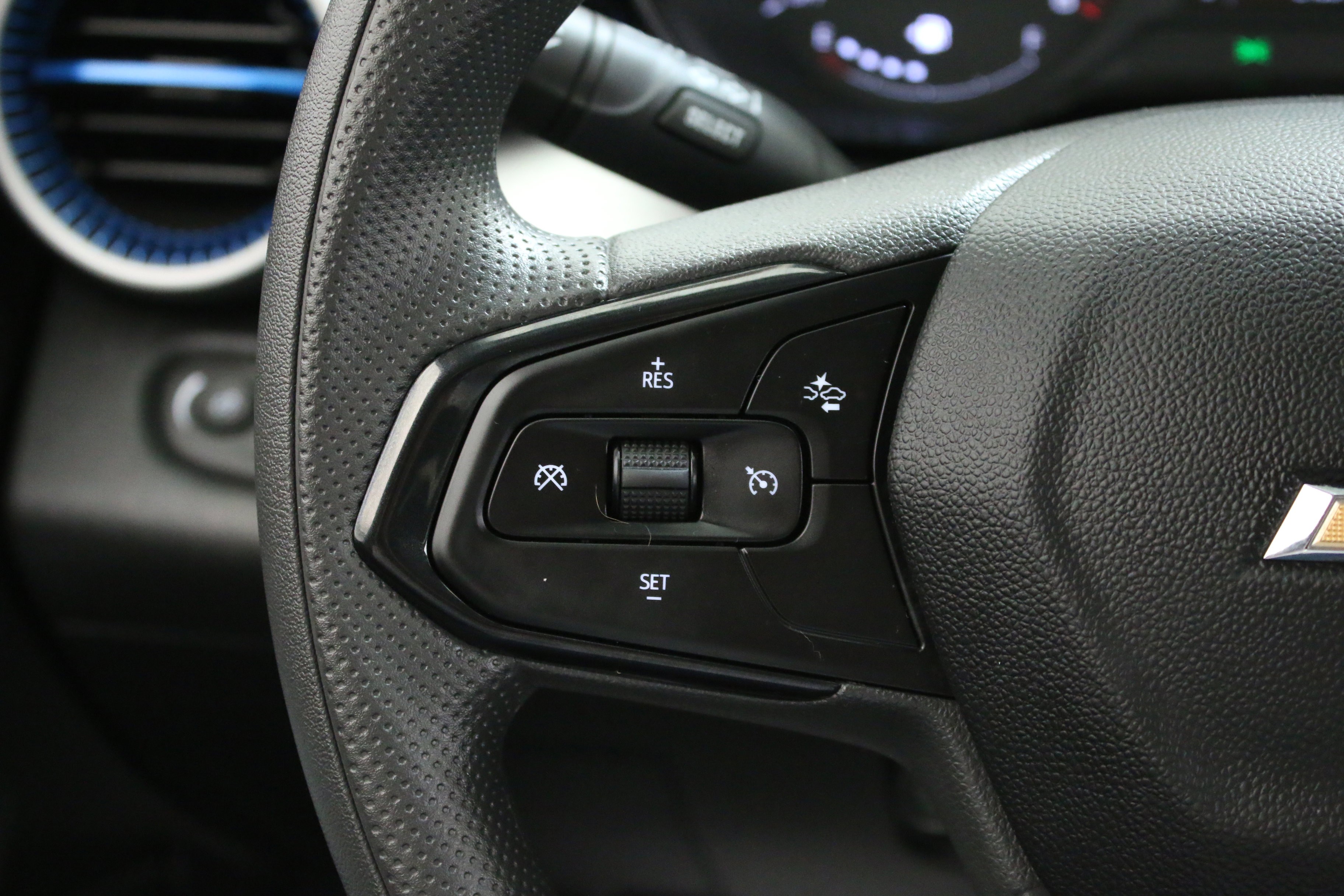 Used 2025 Chevrolet Trax LS image 14