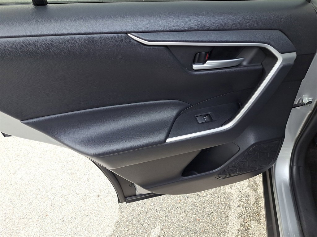 Used 2023 Toyota RAV4 XLE Premium image 10