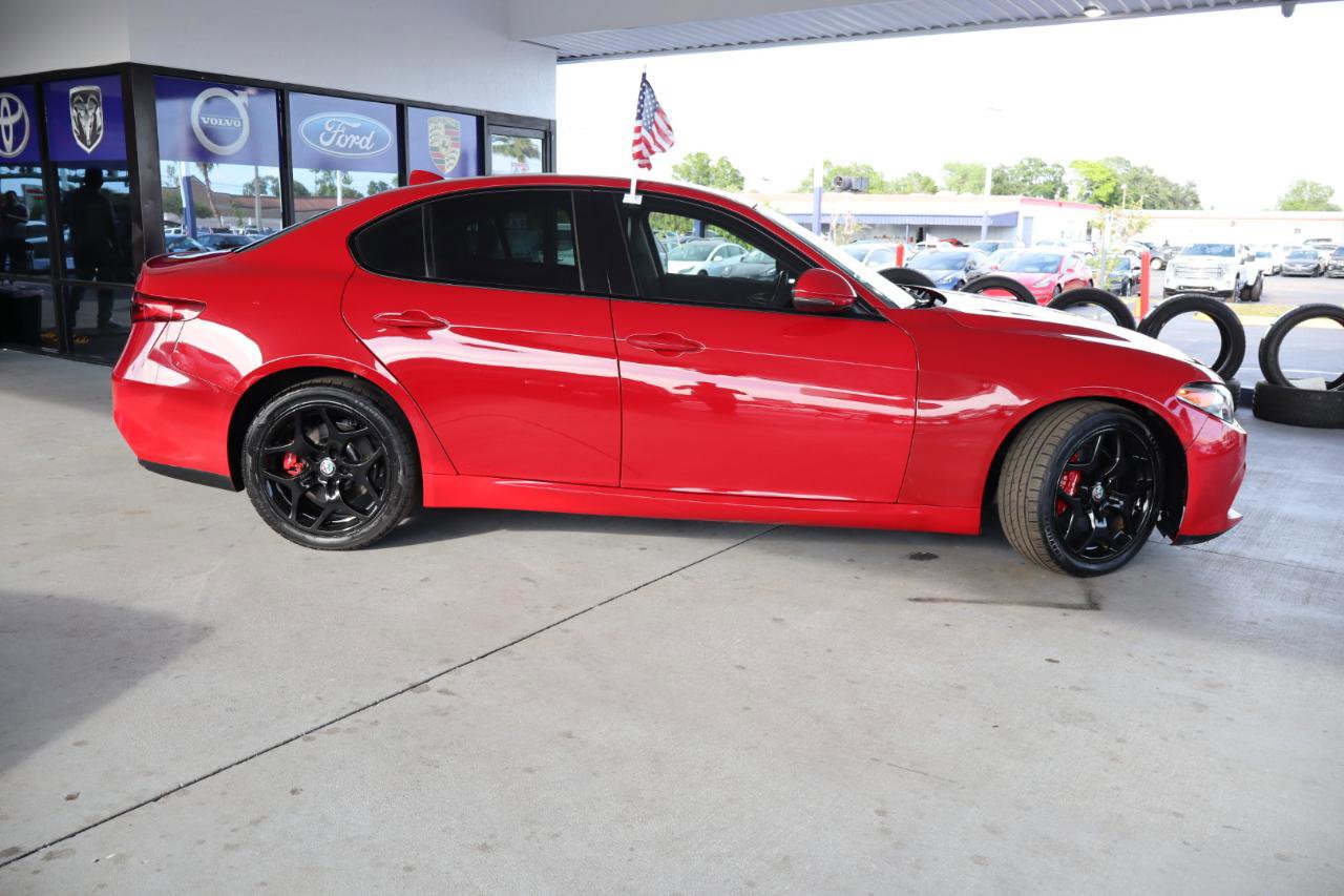 Used 2020 Alfa Romeo Giulia AWD w/ Quick Order Package 22J Sport image 6