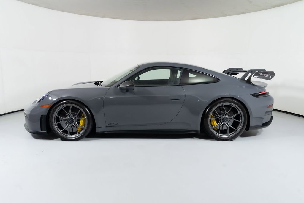 Used 2025 Porsche 911 GT3 w/ Weissach Package RWD image 3