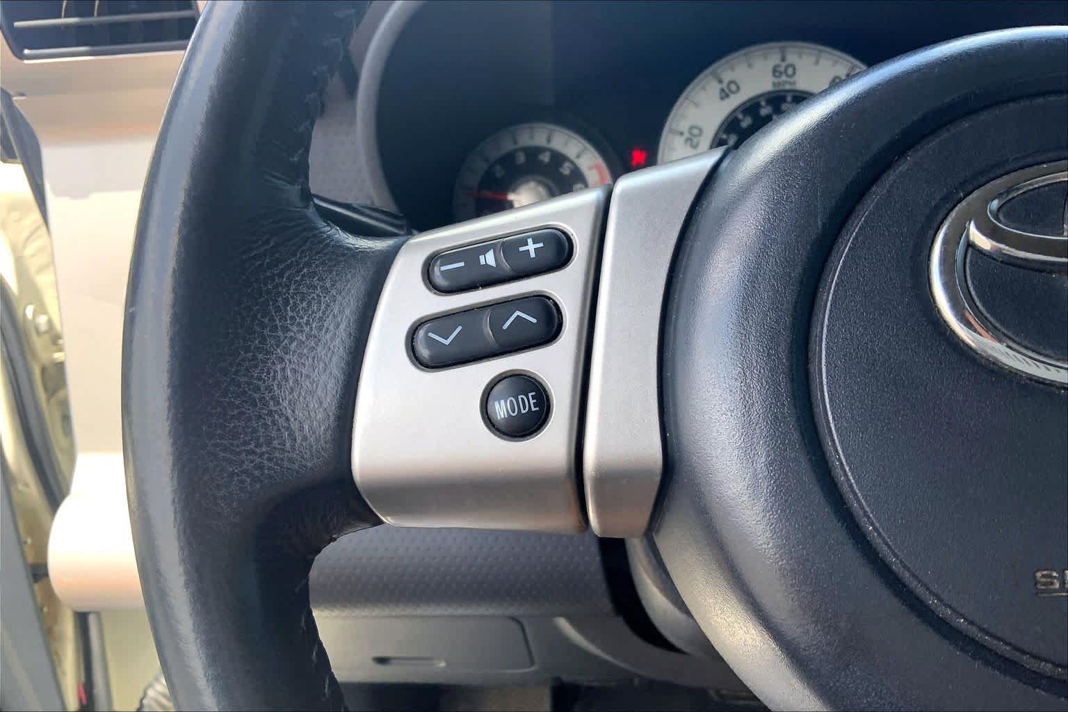 Used 2014 Toyota FJ Cruiser 4WD w/ Upgrade Package image 23