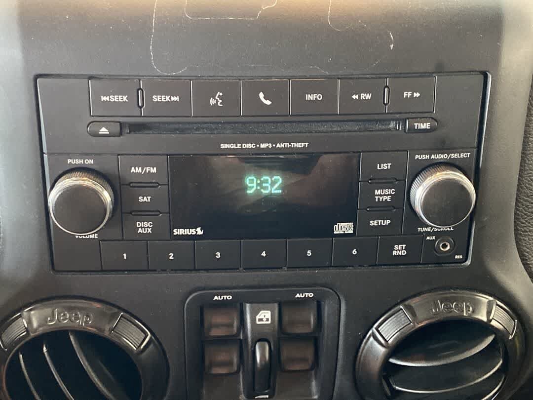 Used 2018 Jeep Wrangler Unlimited Rubicon AWD/4WD image 18