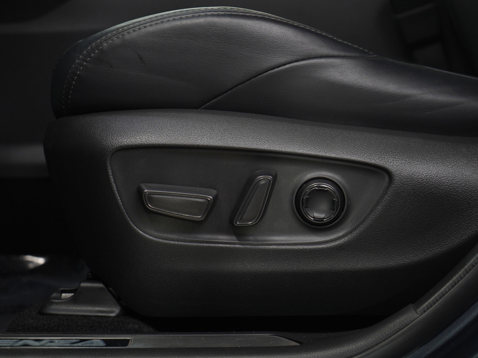 Used 2021 Toyota Venza XLE image 22