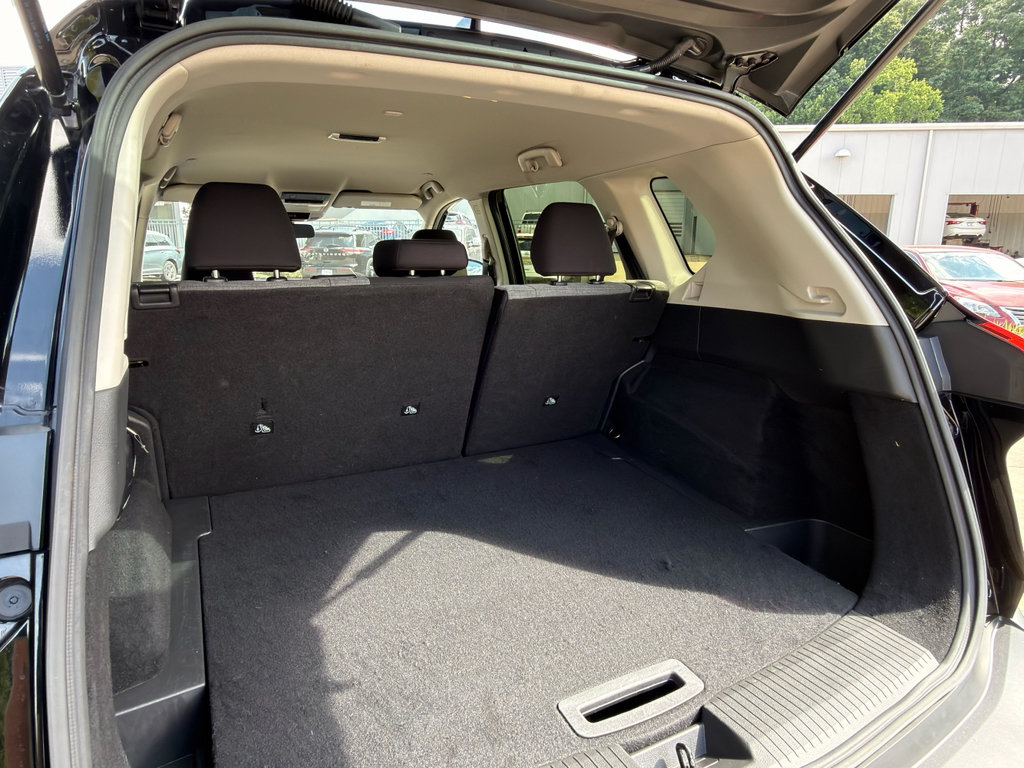 Certified 2023 Nissan Rogue SV FWD image 22