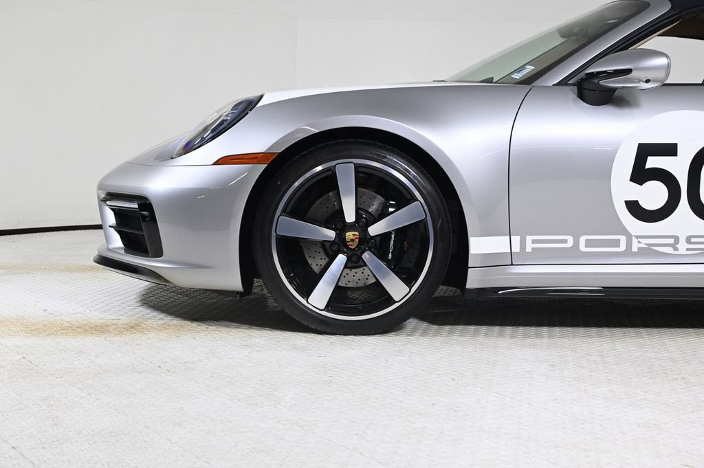 Certified 2021 Porsche 911 Targa 4S image 30