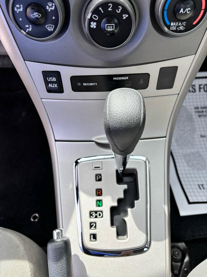 Used 2012 Toyota Corolla LE FWD image 18