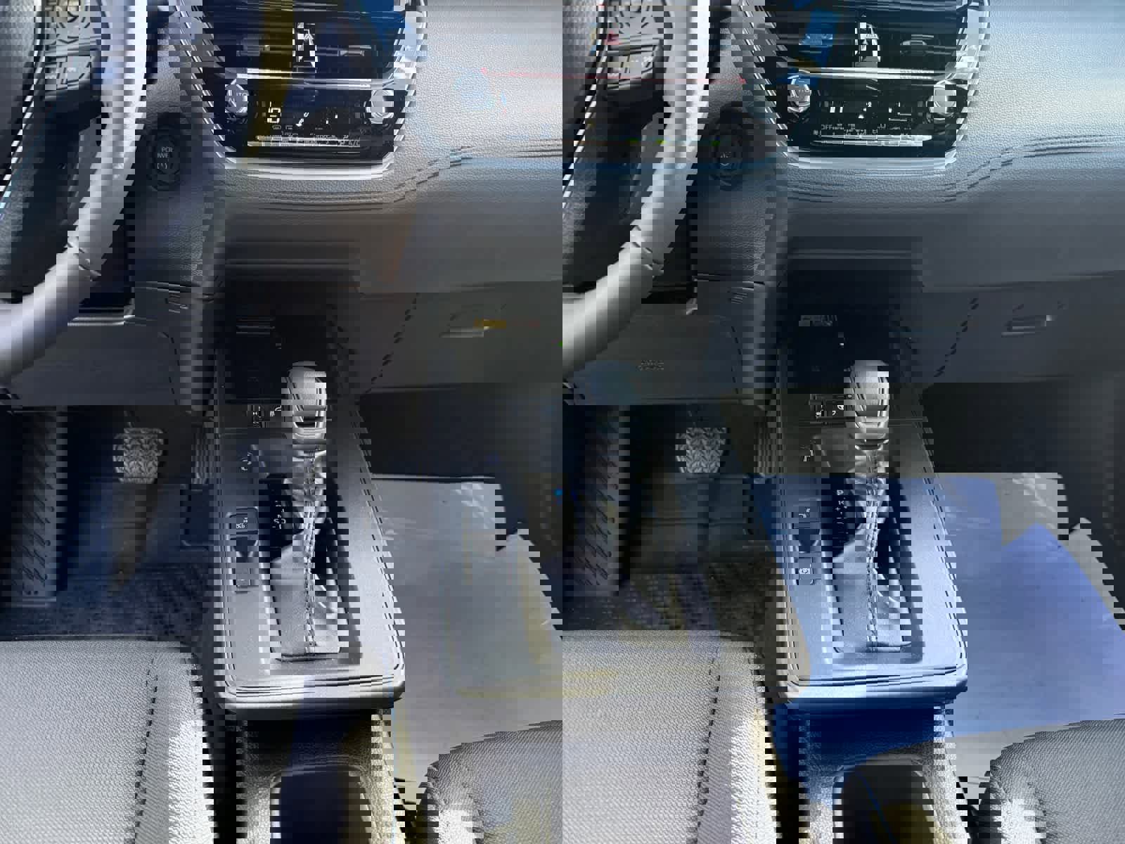New 2026 Toyota Corolla Cross SE w/ Moonroof Package image 11