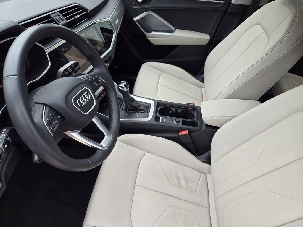 Certified 2024 Audi Q3 2.0T Premium Plus w/ Premium Plus Package AWD/4WD image 17