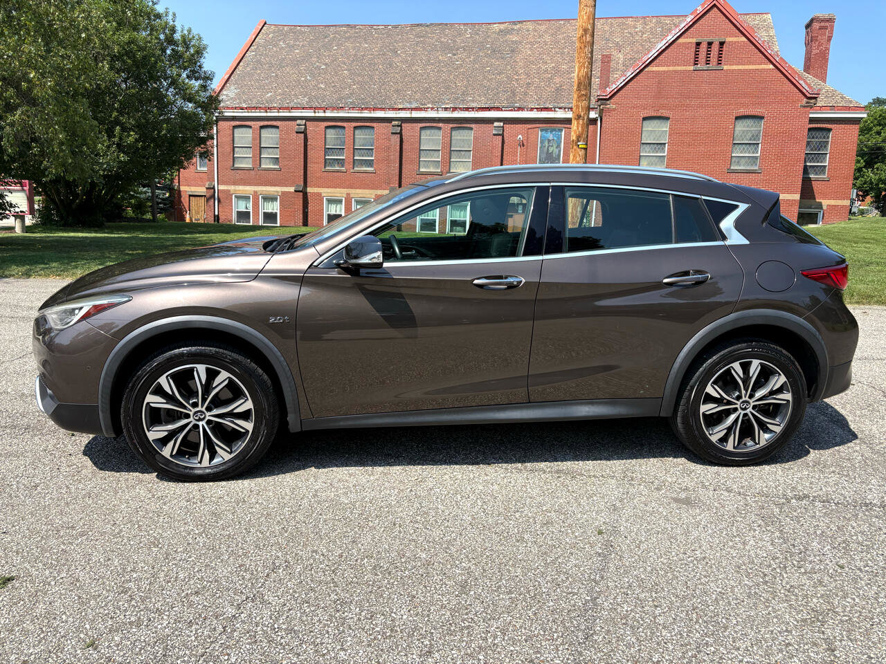 Used 2018 INFINITI QX30 Premium image 5