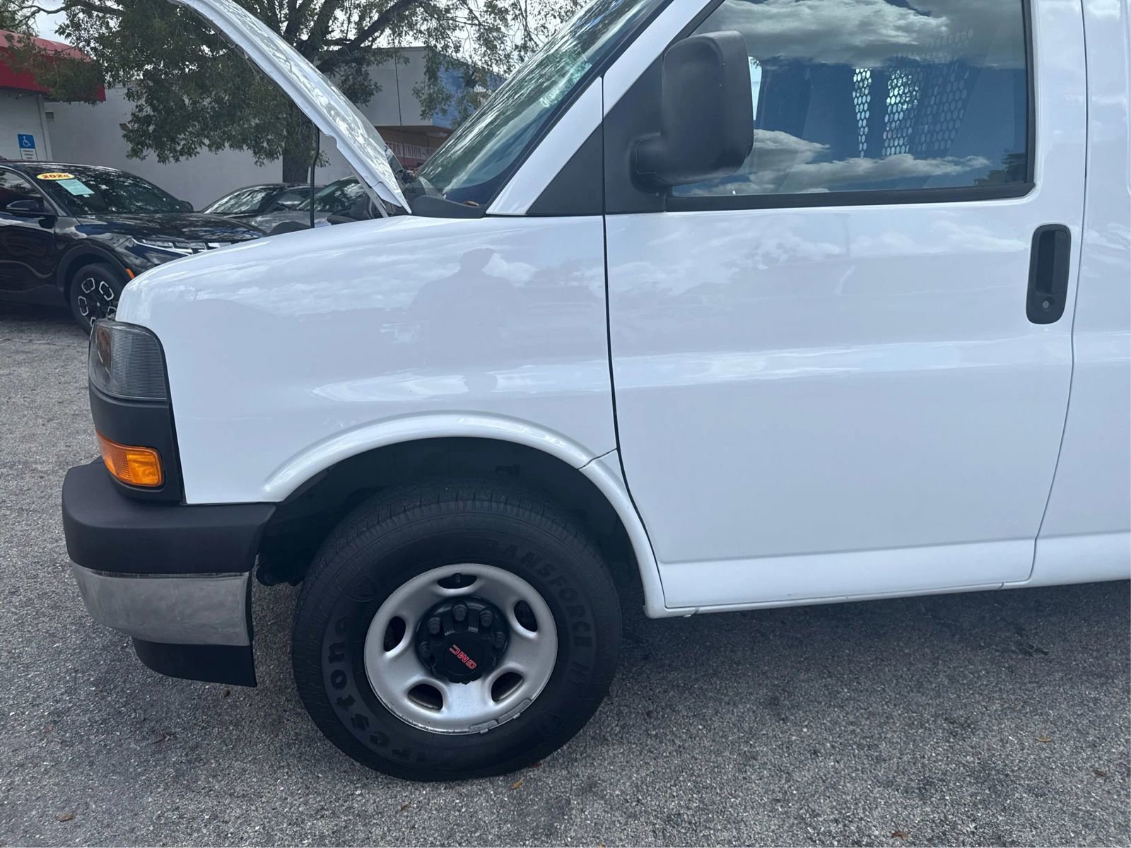 Used 2023 GMC Savana 2500 w/ Driver Convenience Package RWD image 23