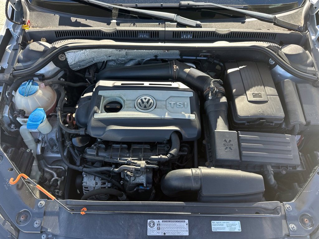 Used 2012 Volkswagen Jetta GLI FWD image 26