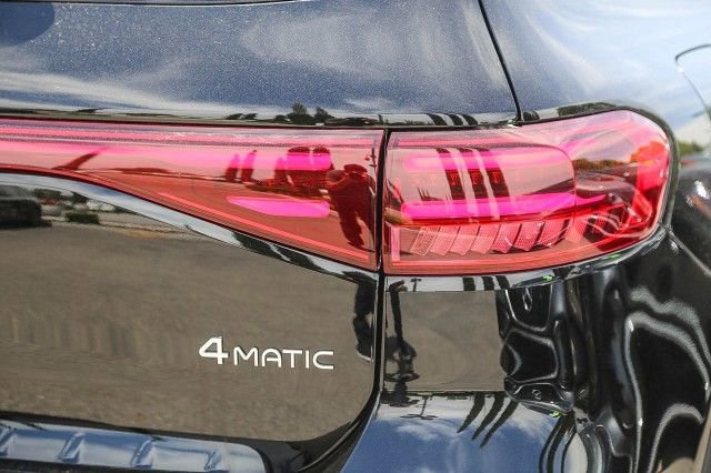 Used 2024 Mercedes-Benz EQB 300 4MATIC image 9