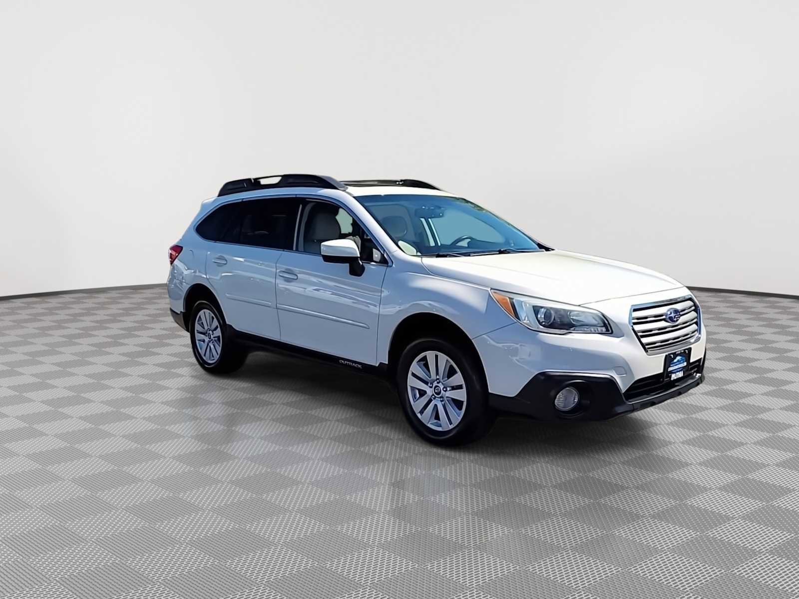 Used 2015 Subaru Outback 2.5i Premium image 2