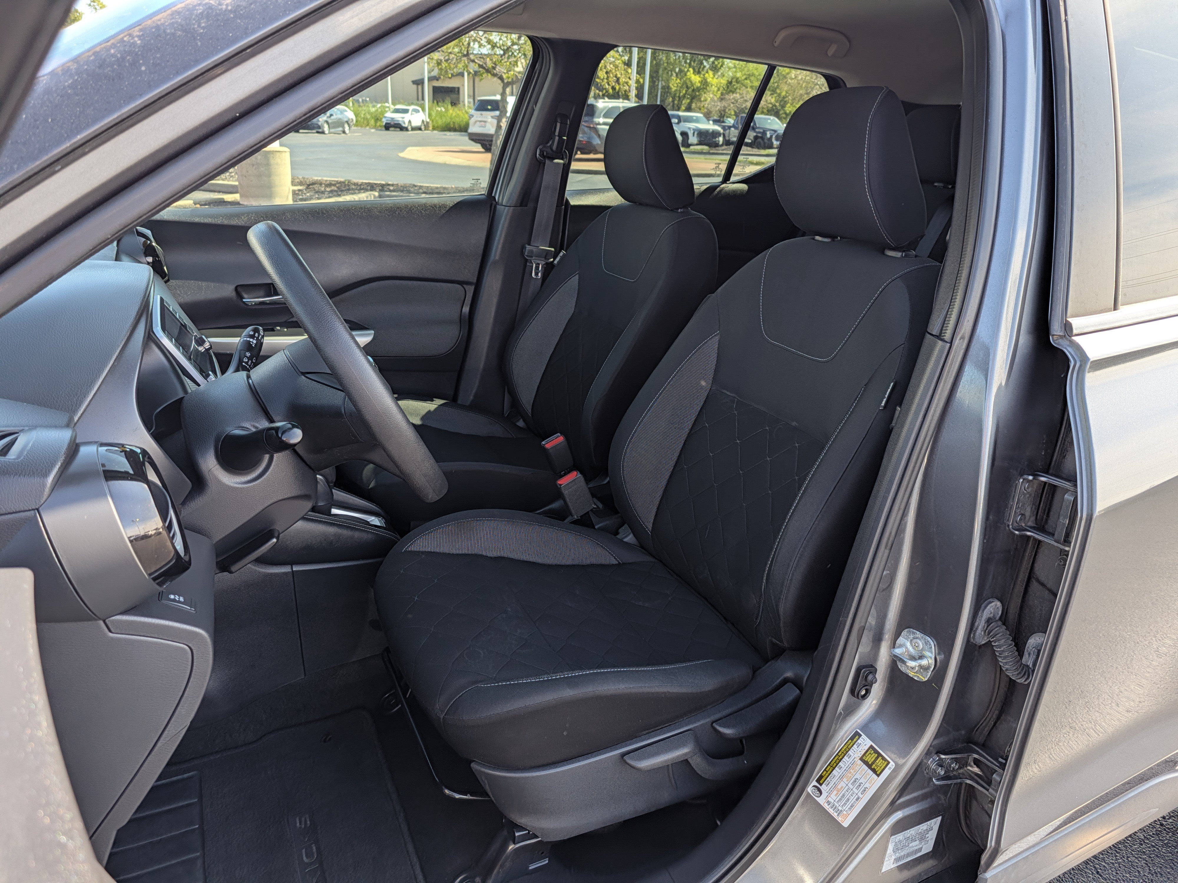 Used 2019 Nissan Kicks SV FWD image 13