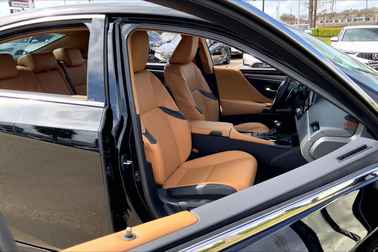 Used 2024 Lexus ES 350 w/ Premium Package FWD image 9