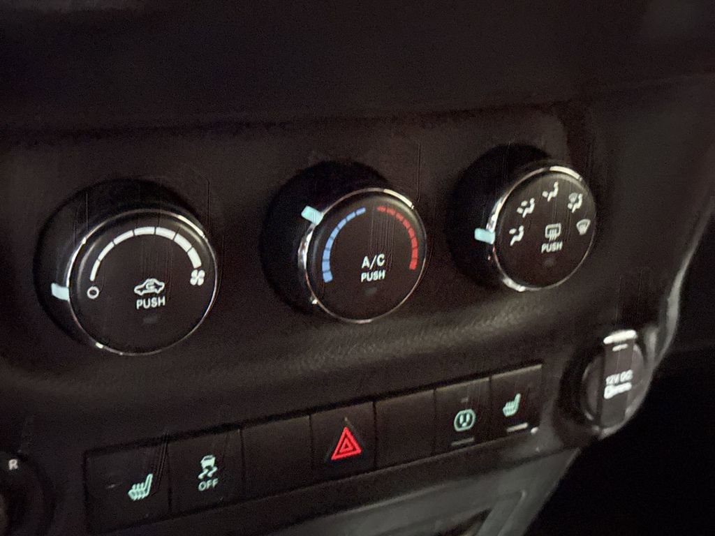 Used 2013 Jeep Wrangler Rubicon image 16