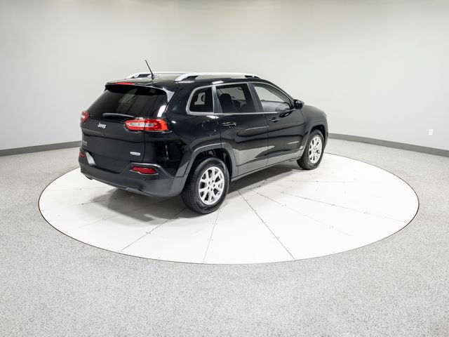 Used 2018 Jeep Cherokee Latitude w/ Safety Group AWD/4WD image 28