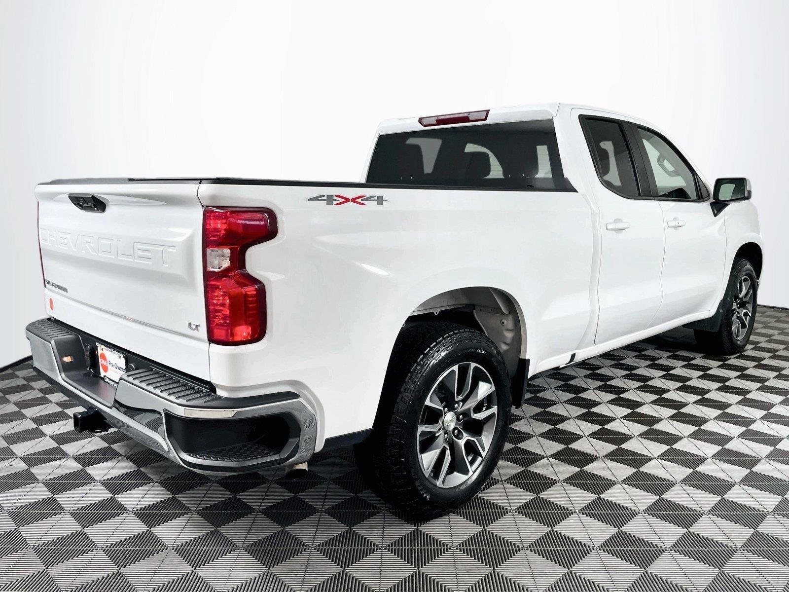 Used 2024 Chevrolet Silverado 1500 LT AWD/4WD image 9