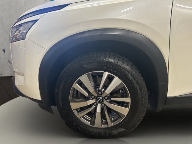 Used 2023 Nissan Pathfinder SL AWD/4WD image 12