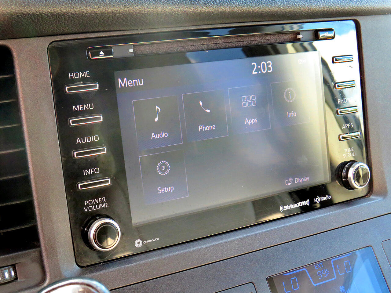 Used 2018 Toyota Sienna XLE image 23