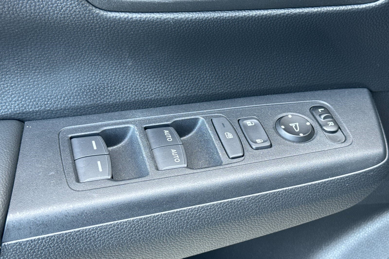 Used 2024 Honda CR-V EX image 14