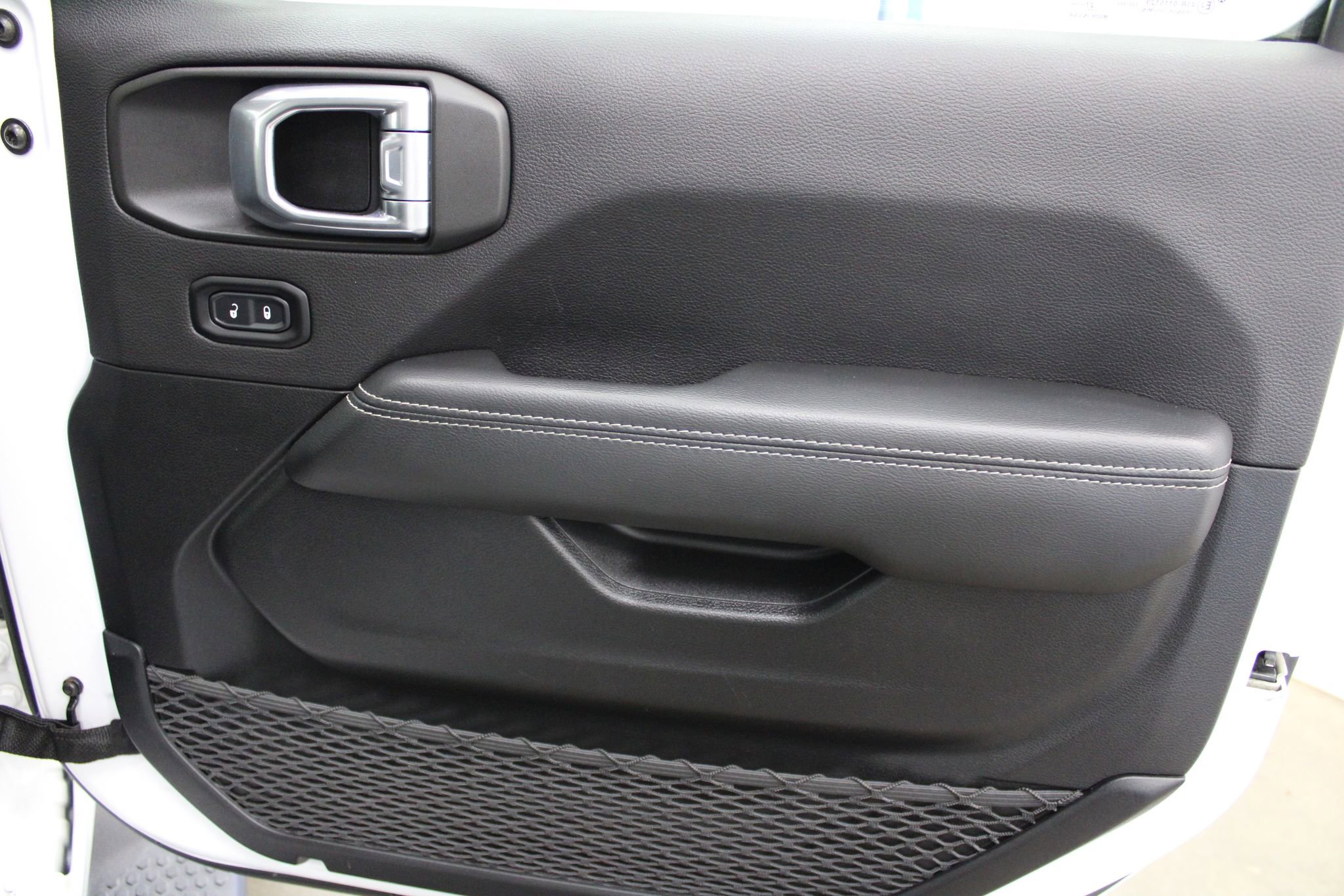 Used 2021 Jeep Wrangler Unlimited Sahara w/ Dual Top Group image 26