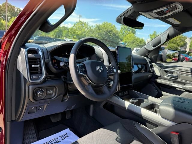 Used 2025 RAM 1500 Laramie AWD/4WD image 15