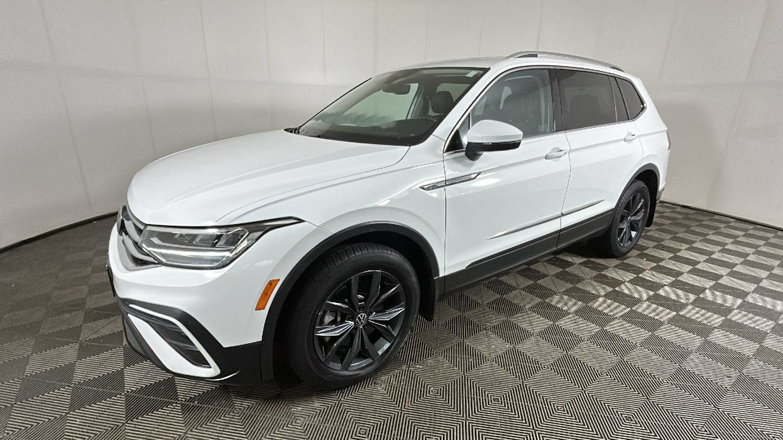 Used 2022 Volkswagen Tiguan SE AWD/4WD image 6