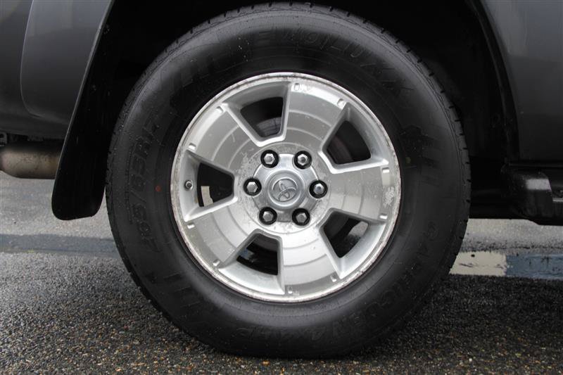 Used 2005 Toyota 4Runner SR5 AWD/4WD image 14