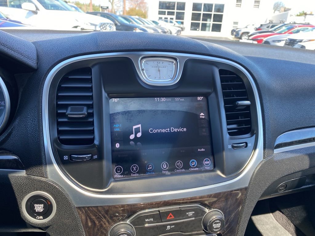 Used 2017 Chrysler 300 C image 18