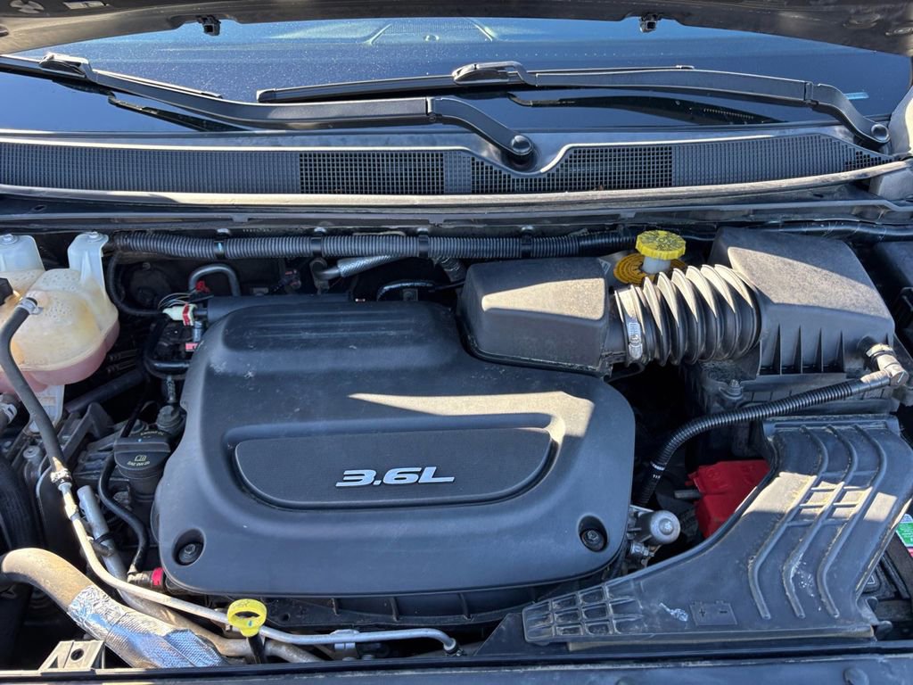 Used 2017 Chrysler Pacifica Limited image 25