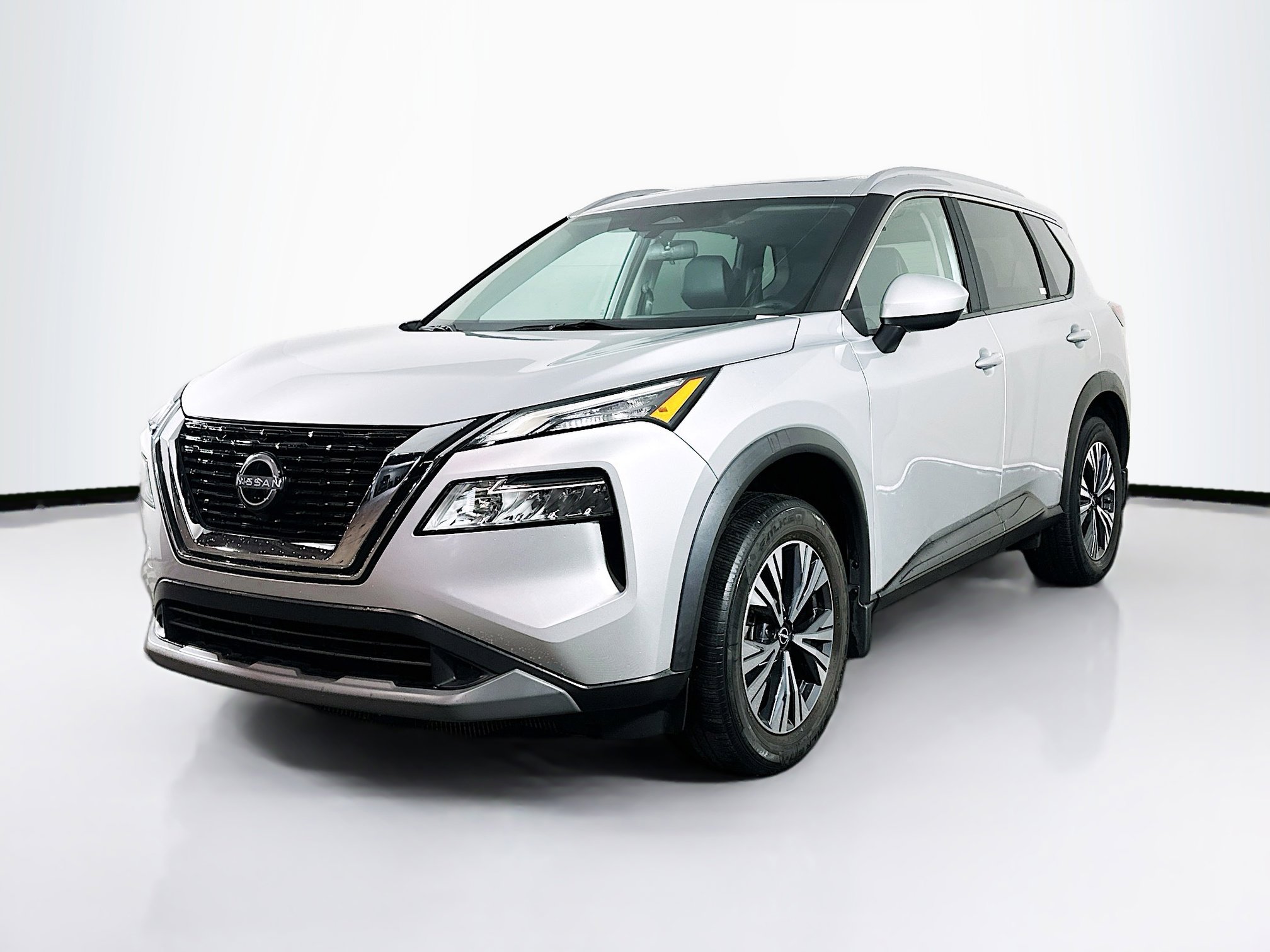 Used 2023 Nissan Rogue SV w/ SV Premium B Package image 3