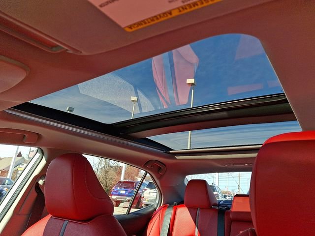 Used 2024 Toyota Camry XSE w/ Navigation Package image 14