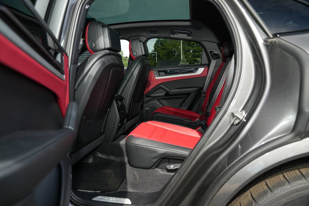 Certified 2026 Porsche Cayenne Coupe AWD/4WD image 31