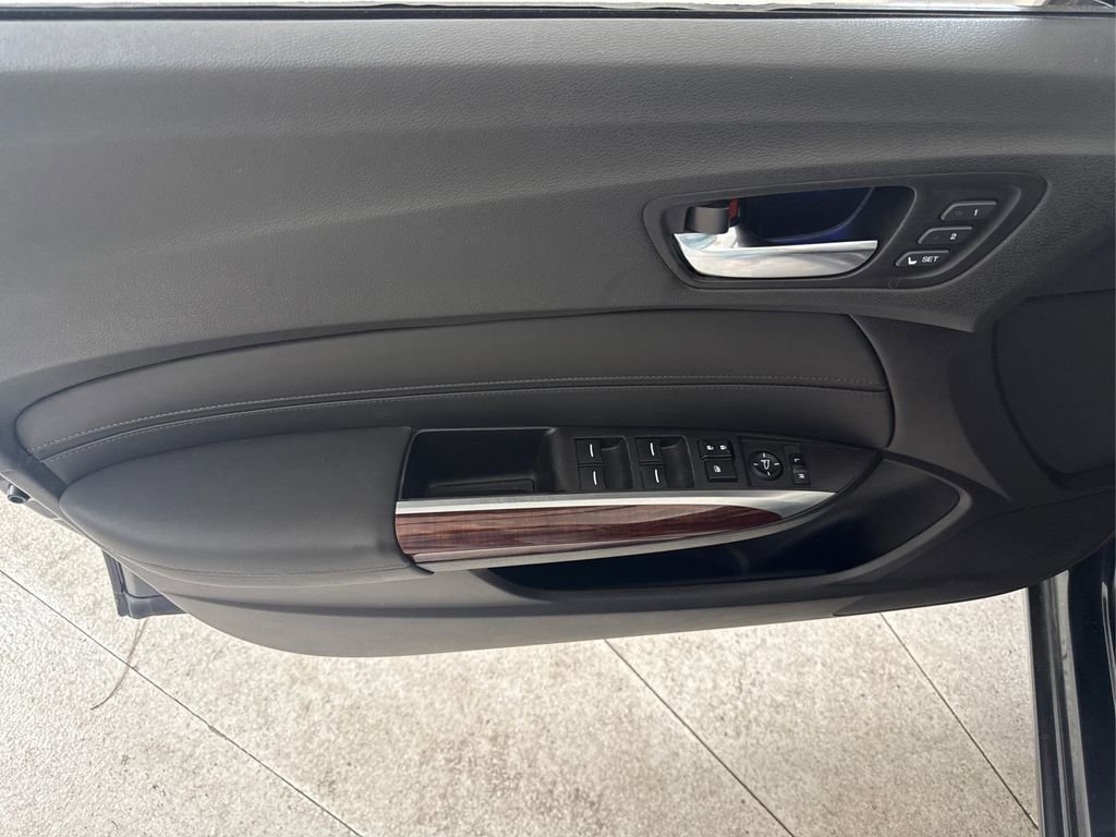 Used 2016 Acura TLX w/ Technology Package FWD image 32