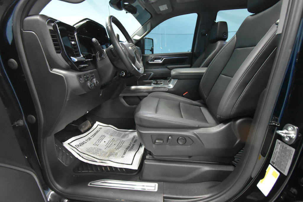 Used 2024 Chevrolet Silverado 3500 LTZ w/ LTZ Plus Package AWD/4WD image 6