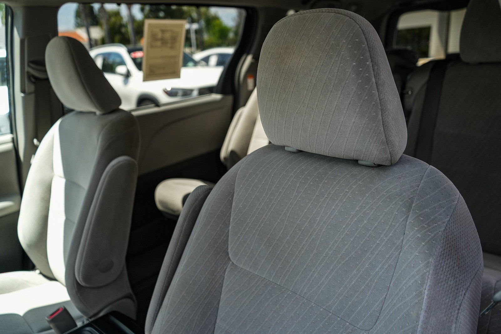 Used 2018 Toyota Sienna LE FWD image 23