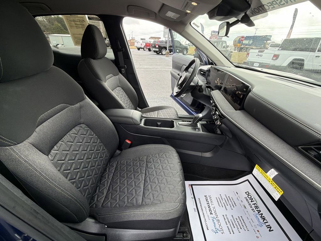 Used 2025 Nissan Kicks SV image 10