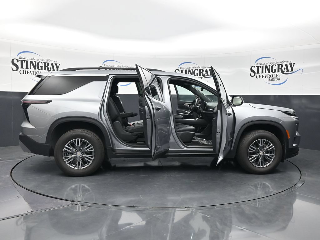 Used 2026 Chevrolet Traverse LT FWD image 39