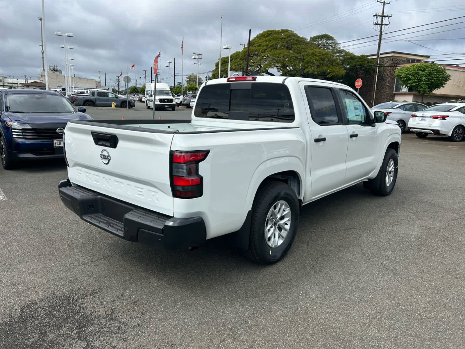 New 2026 Nissan Frontier S image 3