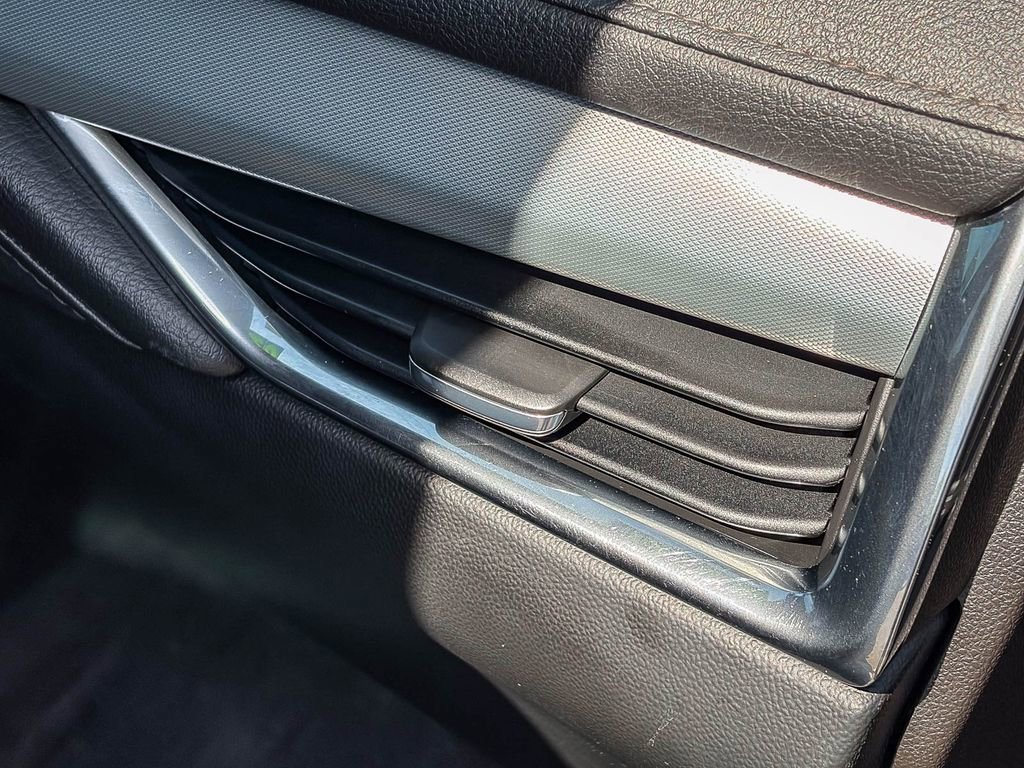 Used 2020 Cadillac XT4 Premium Luxury image 36