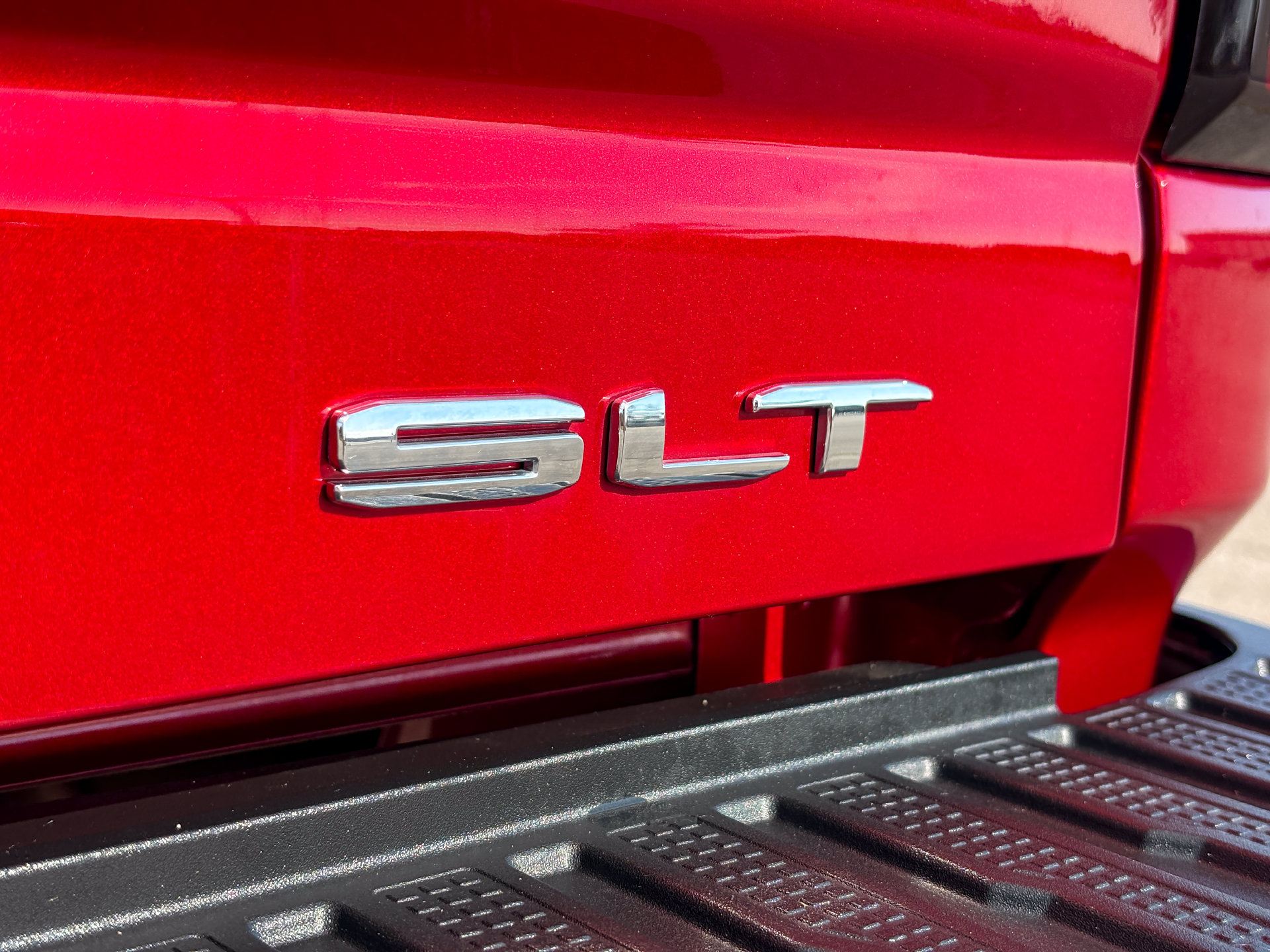 Used 2024 GMC Sierra 3500 SLT AWD/4WD image 9