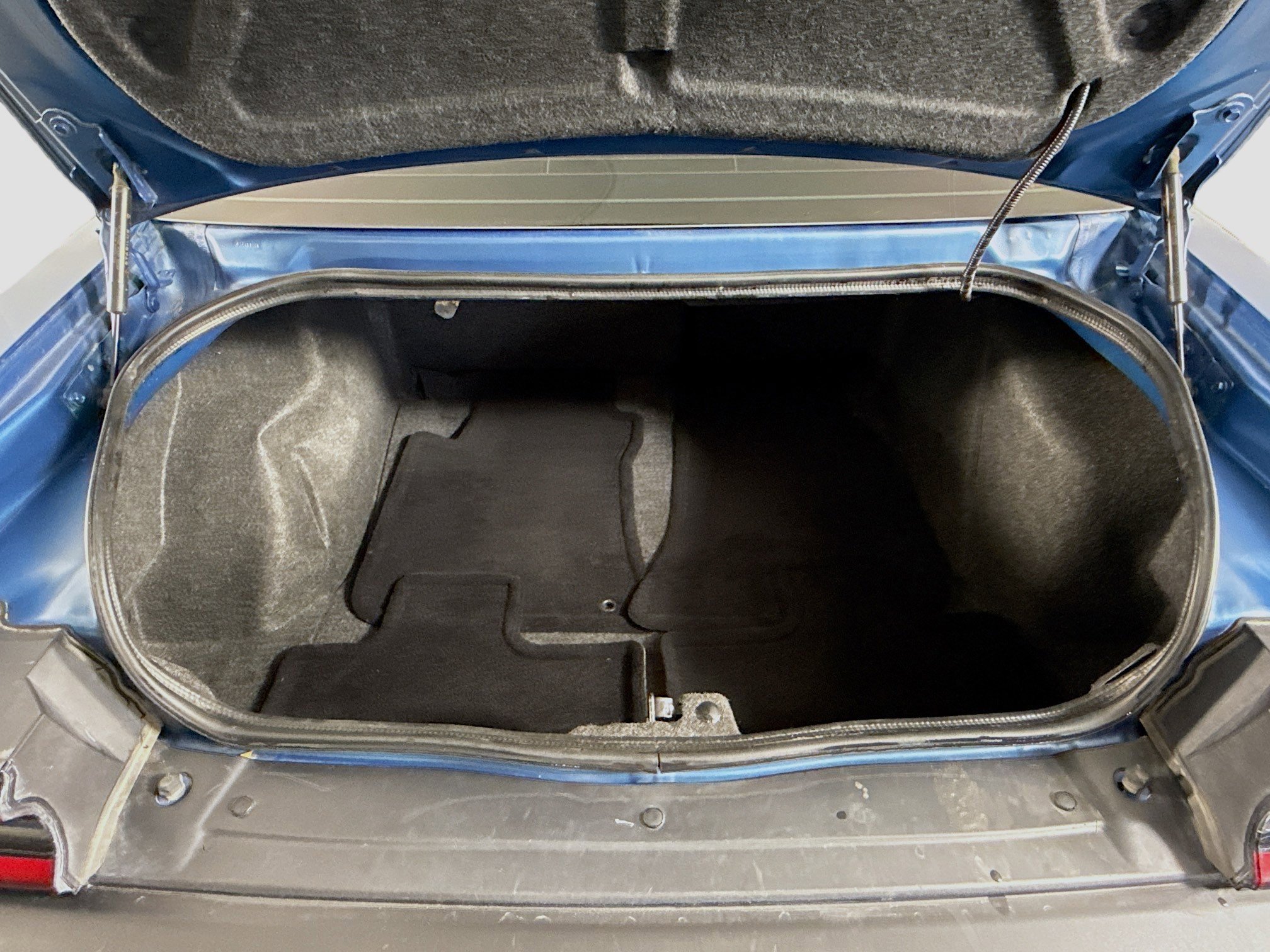 Used 2021 Dodge Challenger R/T w/ Blacktop Package image 33