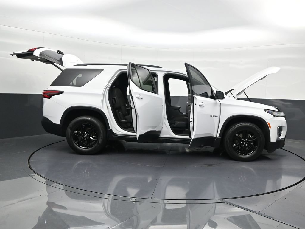 Used 2023 Chevrolet Traverse LT image 33