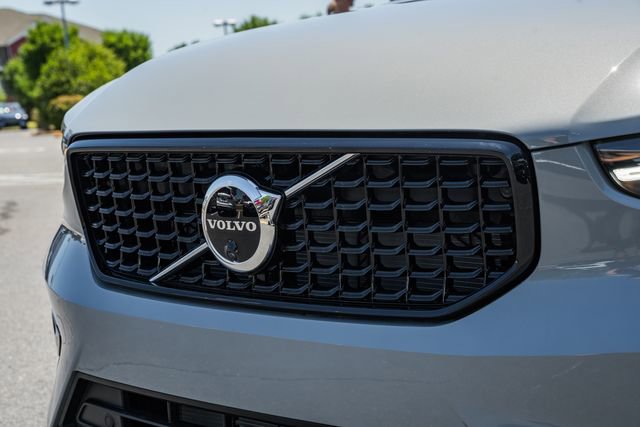 New 2026 Volvo XC40 B5 Plus w/ Protection Package Premier AWD/4WD image 12