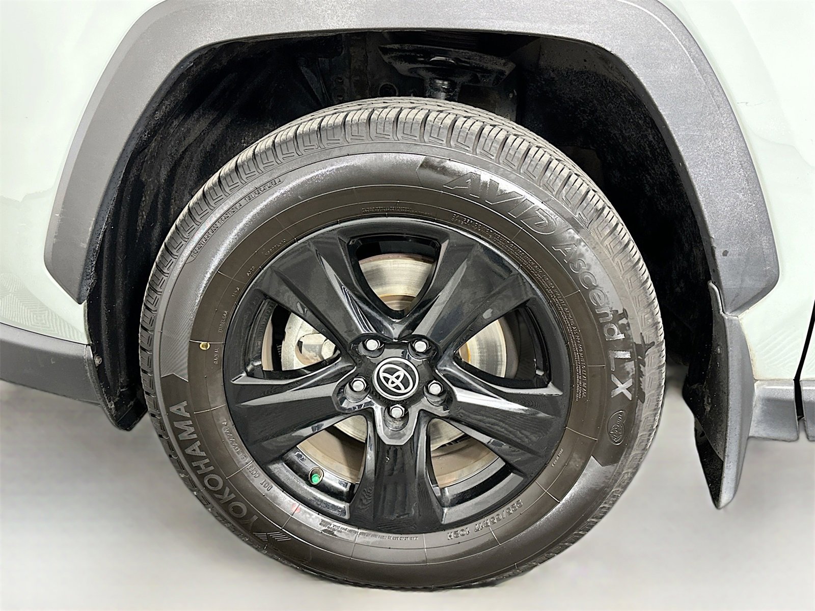 Certified 2020 Toyota RAV4 XLE image 31