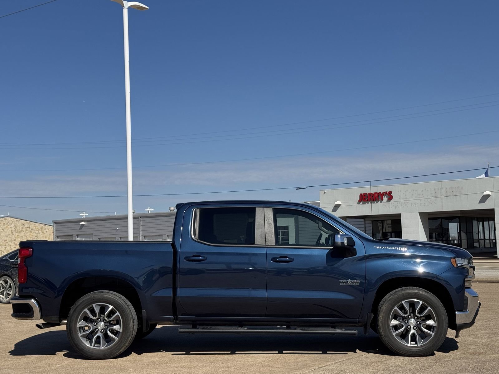 Used 2020 Chevrolet Silverado 1500 LT w/ Texas Edition image 3